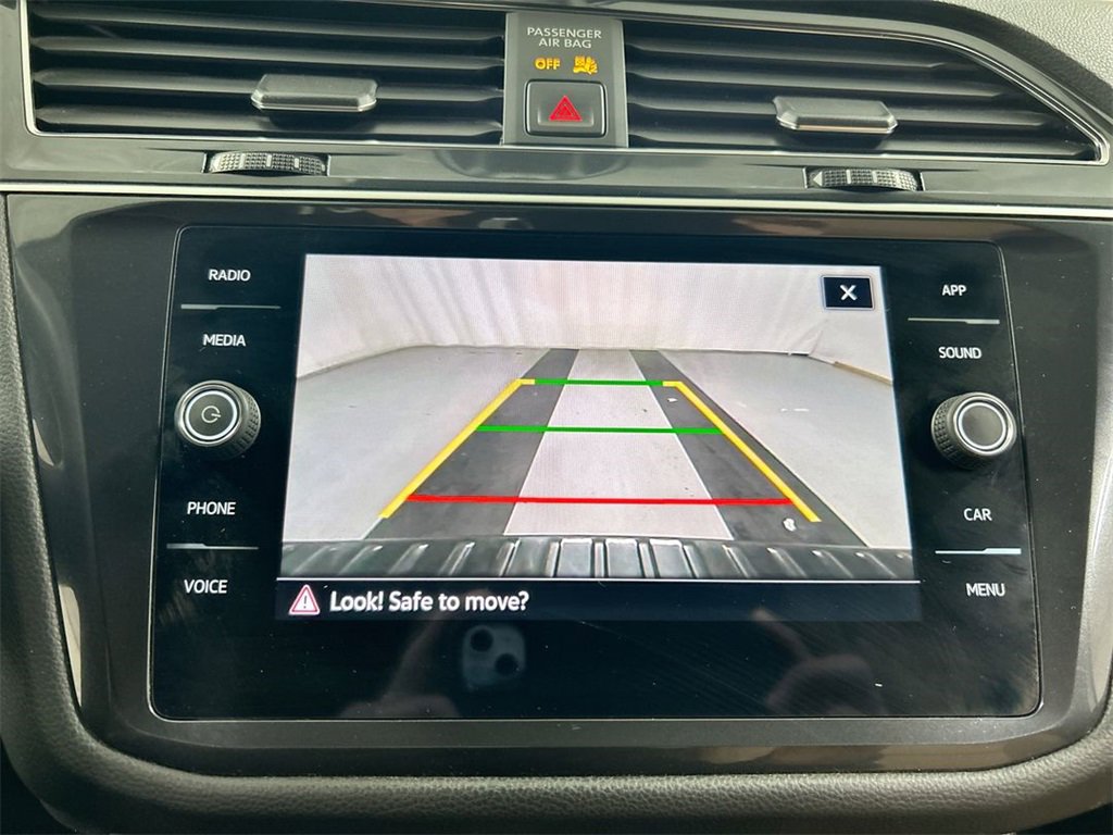 Used 2023 Volkswagen Tiguan SE R-Line image 15