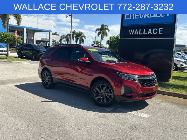 Used 2023 Chevrolet Equinox RS w/ RS Leather Package FWD image 2