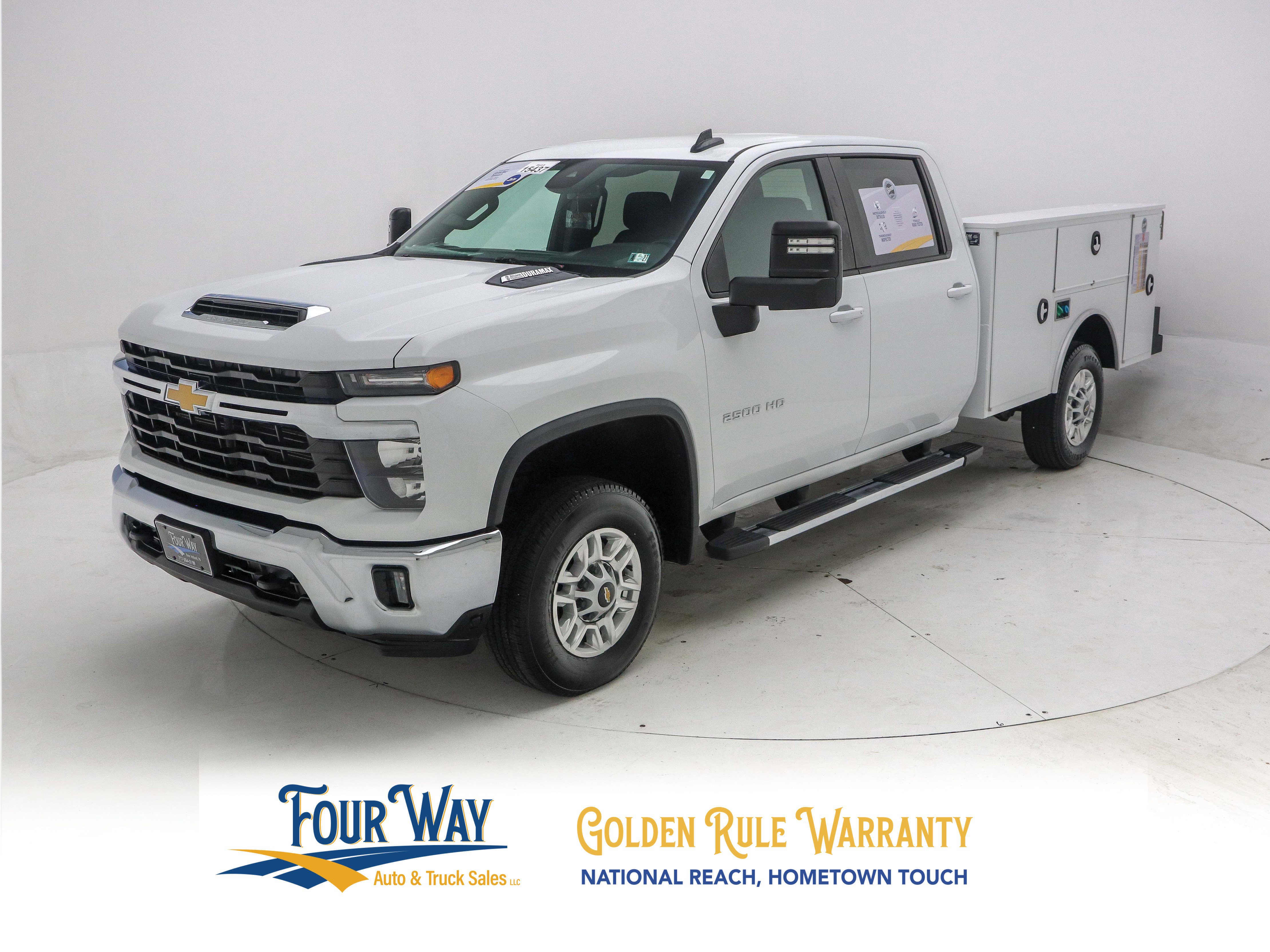 Used 2024 Chevrolet Silverado 2500 LT w/ Convenience Package image 8