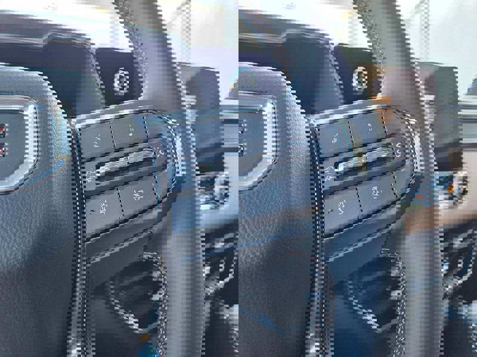 New 2026 GMC Canyon AT4 w/ AT4 Premium Package image 13