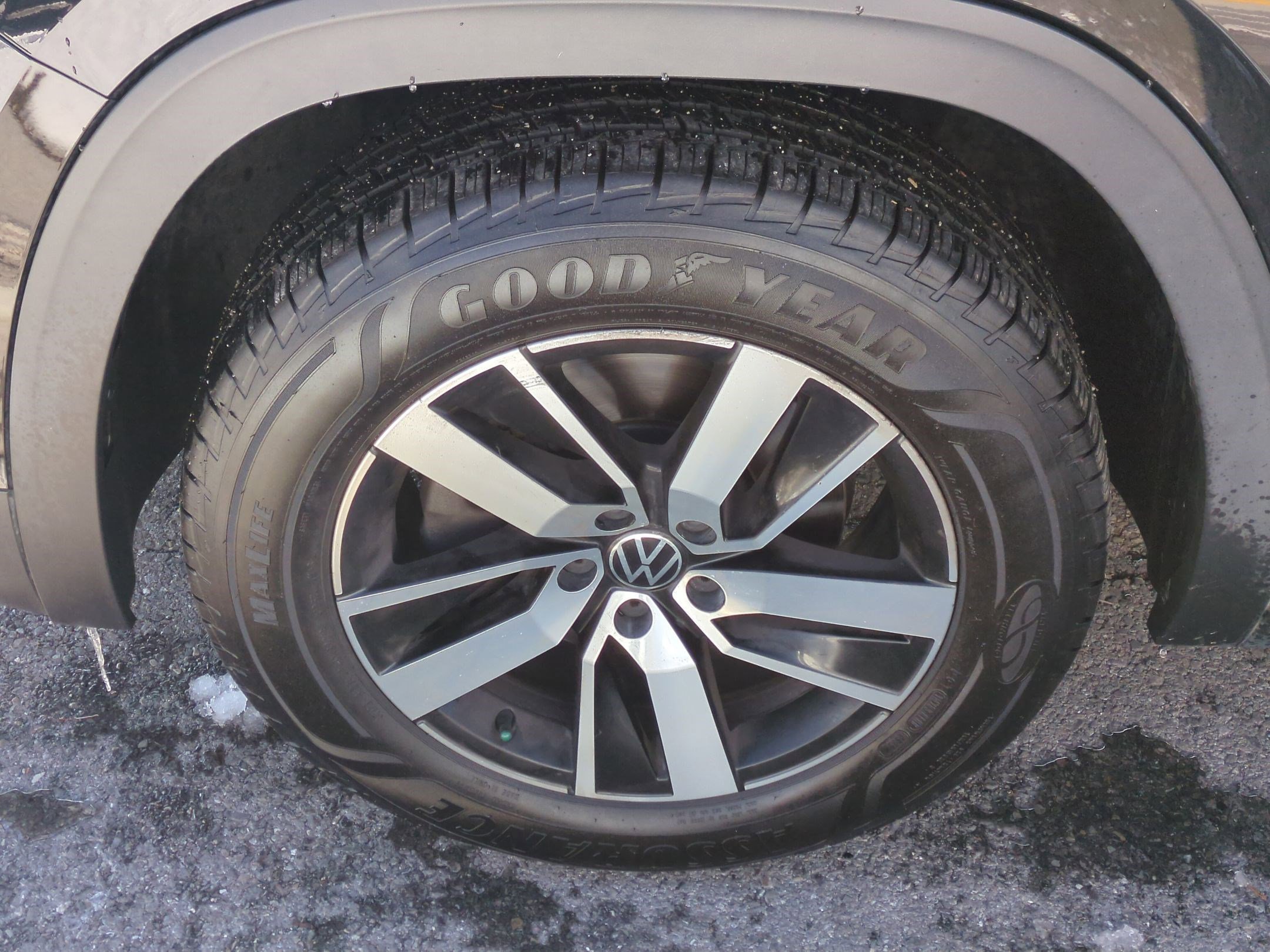 Used 2021 Volkswagen Atlas SE image 13