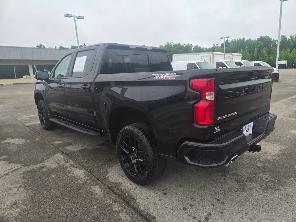 Used 2023 Chevrolet Silverado 1500 LT Trail Boss w/ LT Trail Boss Premium Package AWD/4WD image 3