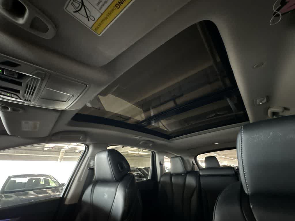 Used 2024 Acura MDX FWD w/ Technology Package image 16