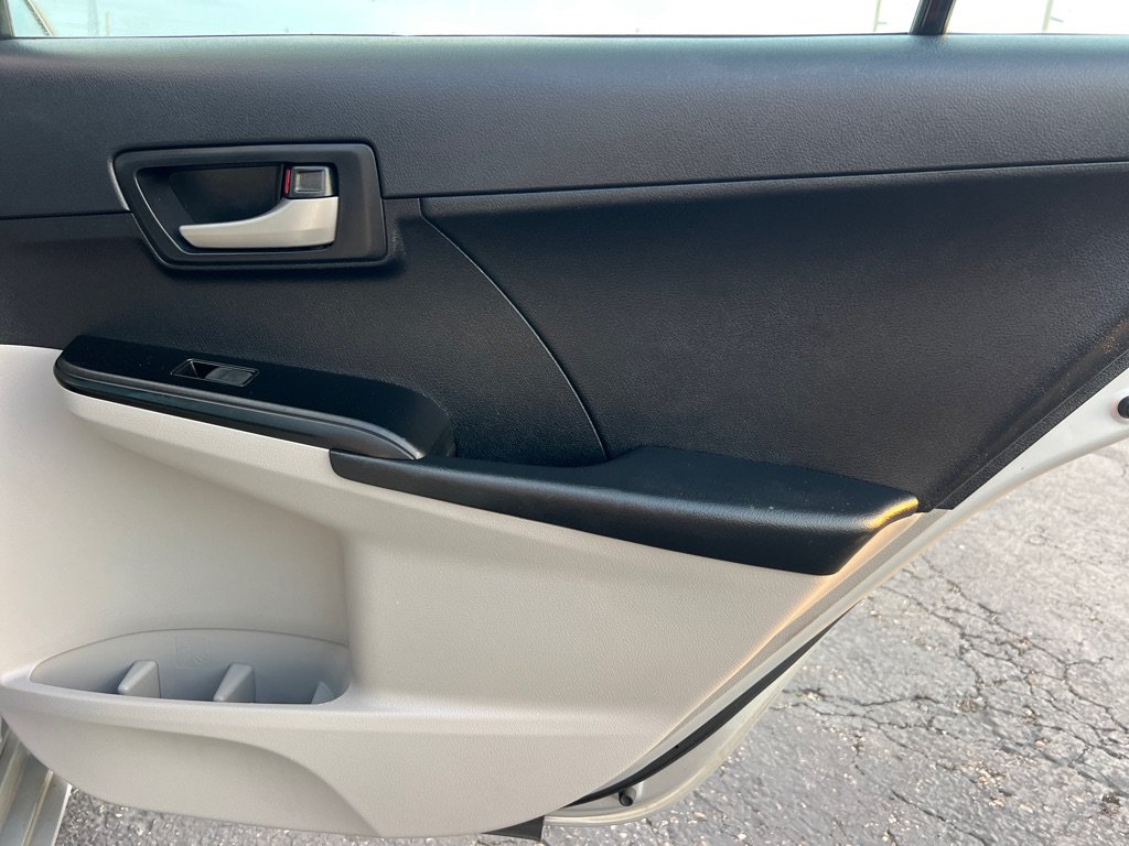 Used 2014 Toyota Camry FWD image 14