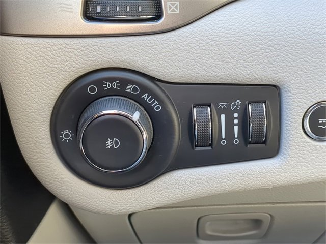 Used 2021 Jeep Cherokee Latitude Lux w/ Comfort/Convenience Group image 29