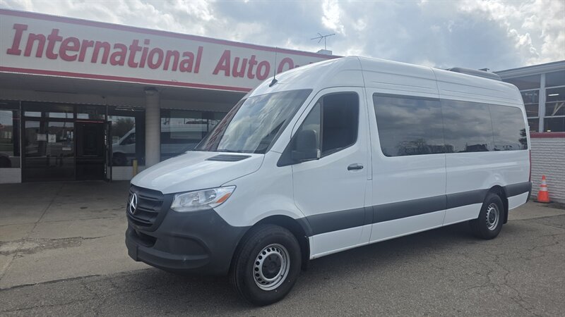 Used 2025 Mercedes-Benz Sprinter 2500 image 2