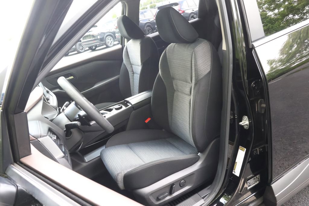 Used 2023 Nissan Rogue SV AWD/4WD image 30