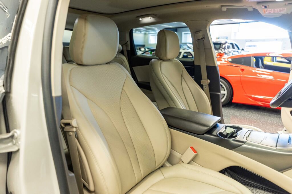 Used 2020 Lincoln Nautilus Reserve image 17