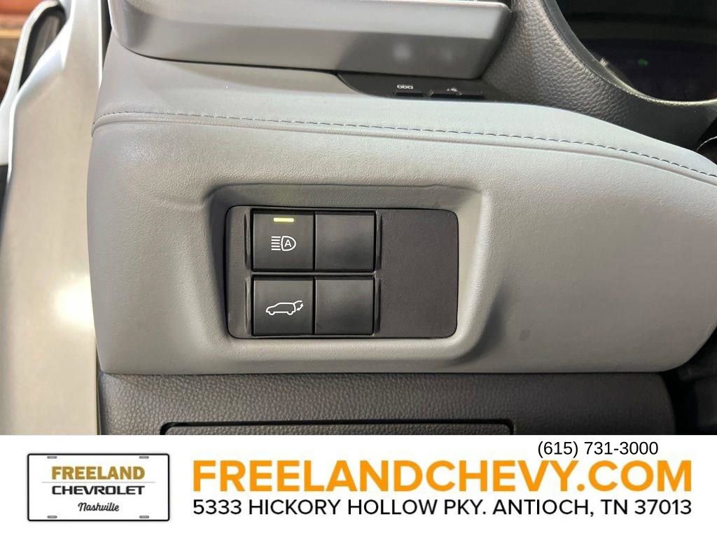 Used 2023 Toyota Highlander LE image 22