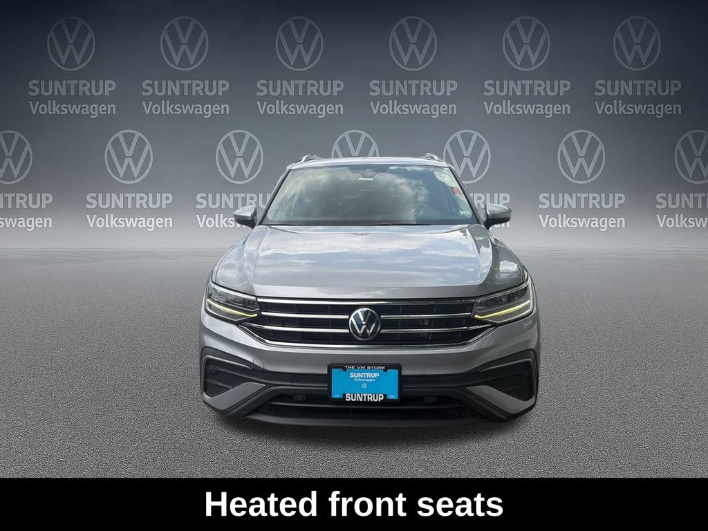 Used 2023 Volkswagen Tiguan SE w/ Panoramic Sunroof Package FWD image 19