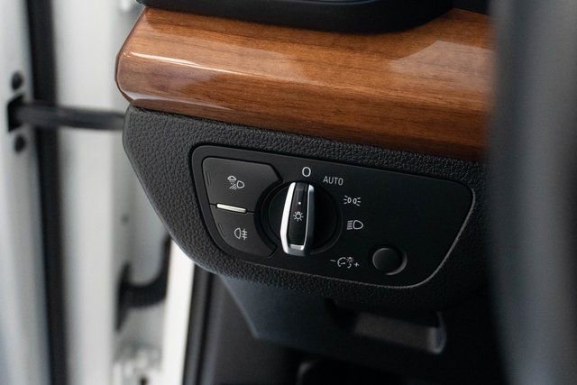 Used 2022 Audi Q5 2.0T Premium Plus image 24