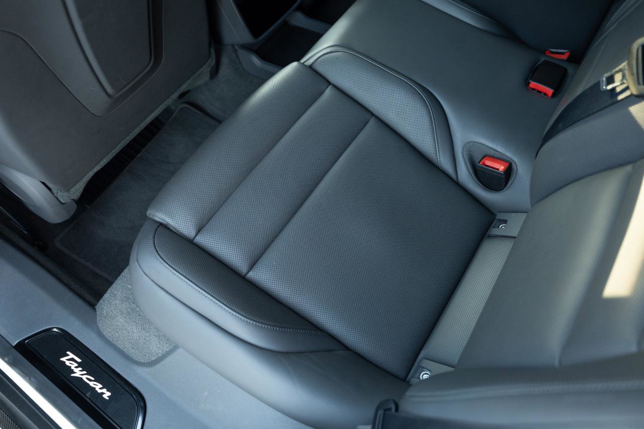 Used 2022 Porsche Taycan Turbo S image 91