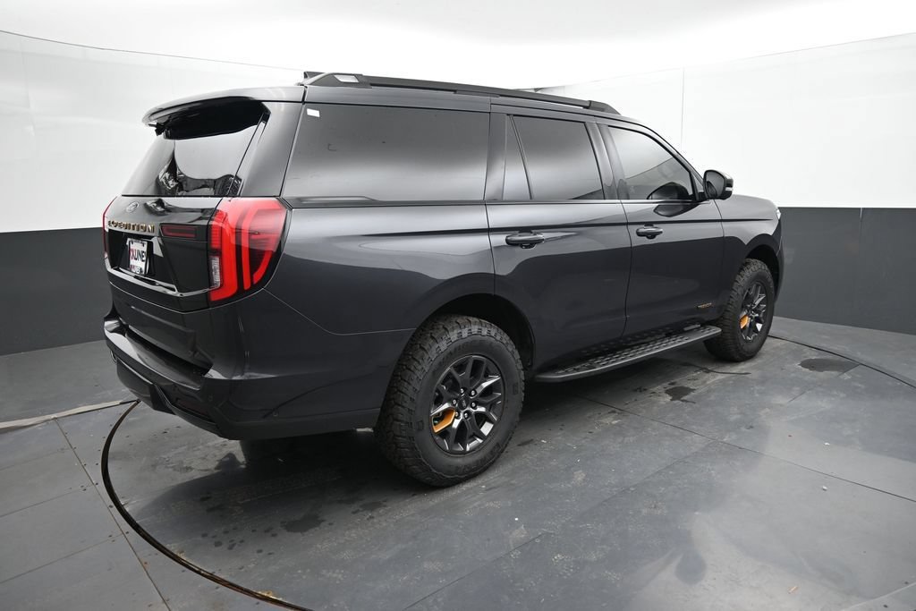 Used 2025 Ford Expedition Tremor AWD/4WD image 12