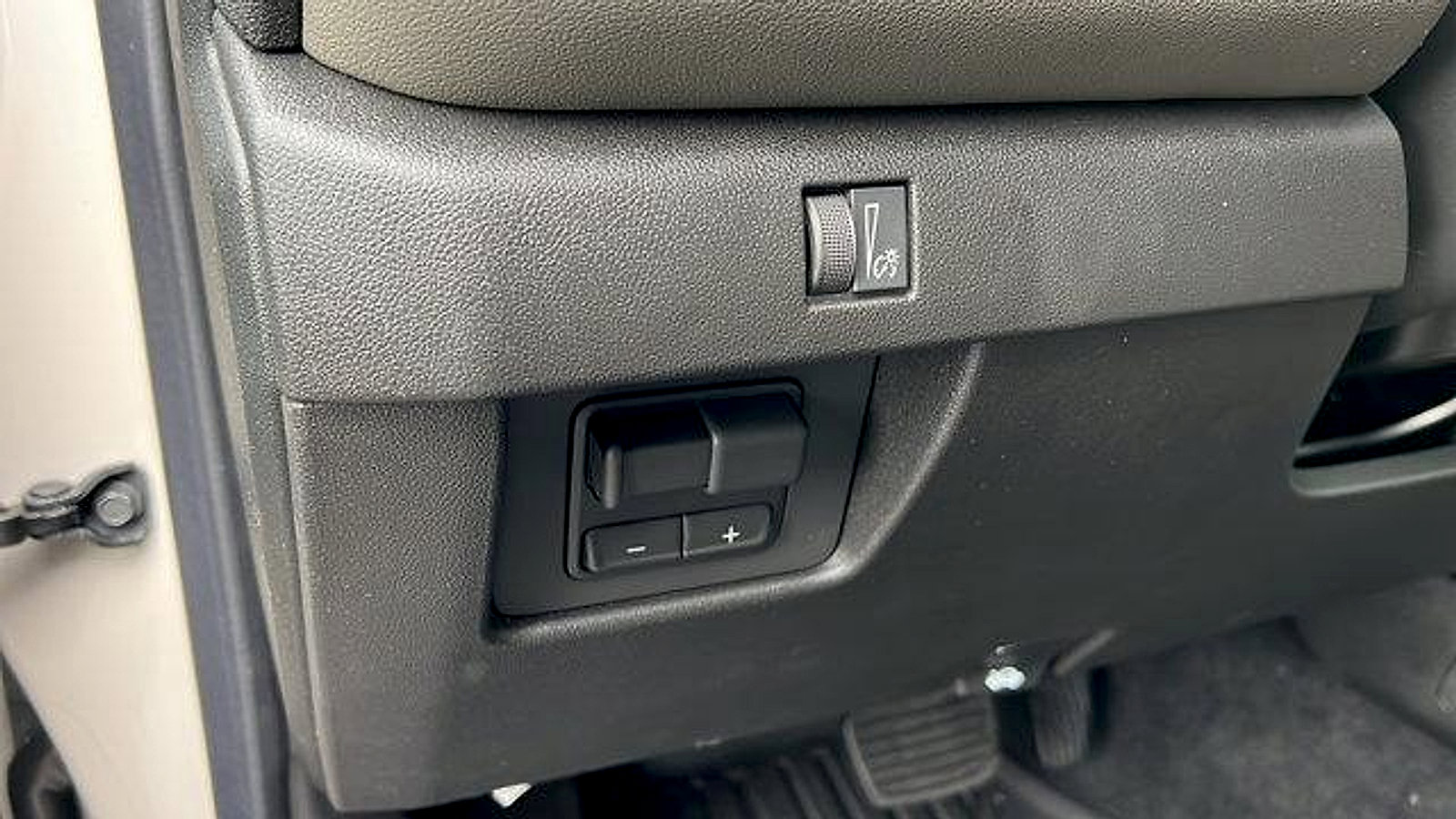 New 2026 Chevrolet Colorado ZR2 w/ Technology Package image 31