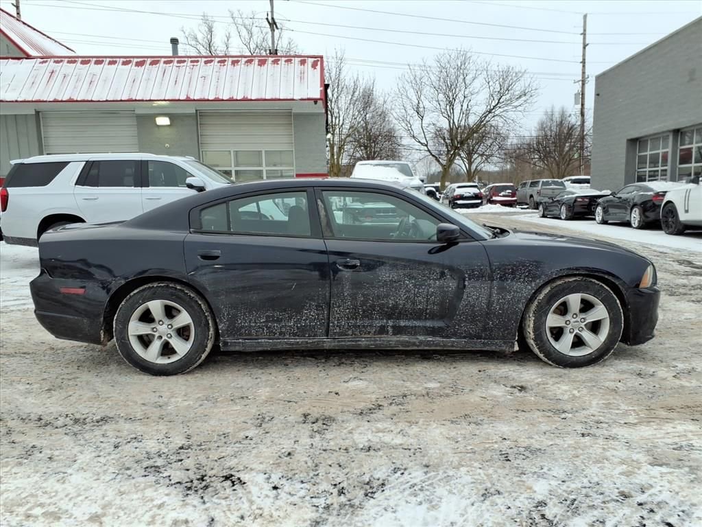 Used 2012 Dodge Charger SE RWD image 6