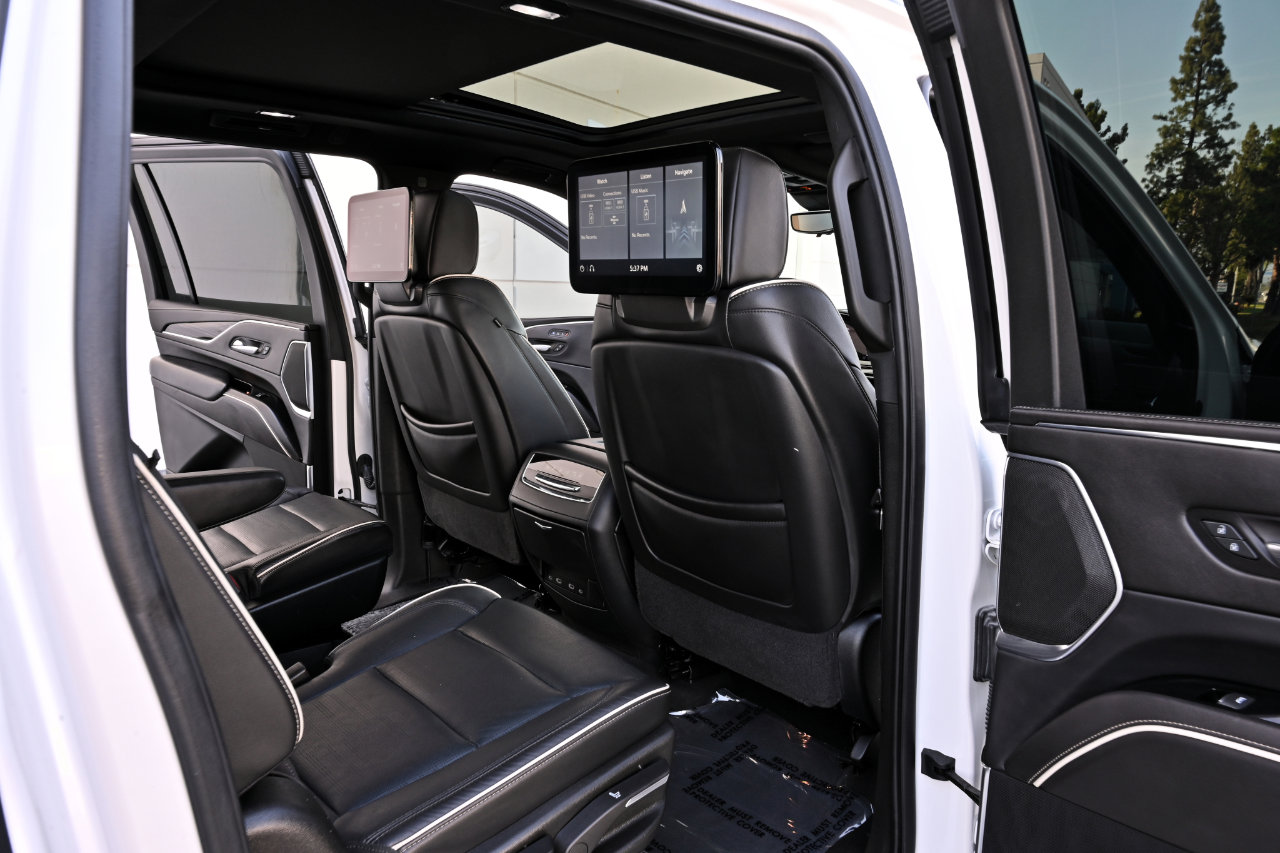 Used 2021 Cadillac Escalade ESV Sport w/ Driver Assist Tech Package RWD image 16