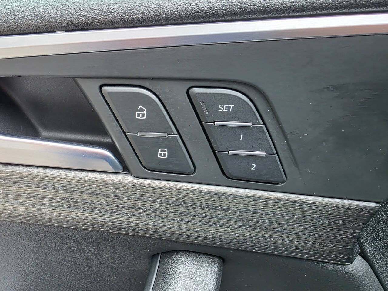 Used 2017 Audi A4 2.0T Premium w/ Audi MMI Navigation Plus FWD image 10