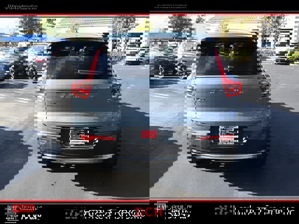 Used 2021 Volvo XC40 T4 Inscription image 6