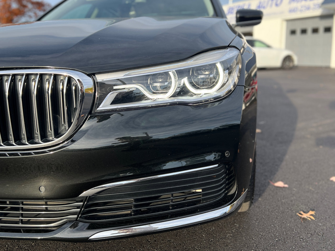 Used 2019 BMW 750i w/ Executive Package image 4