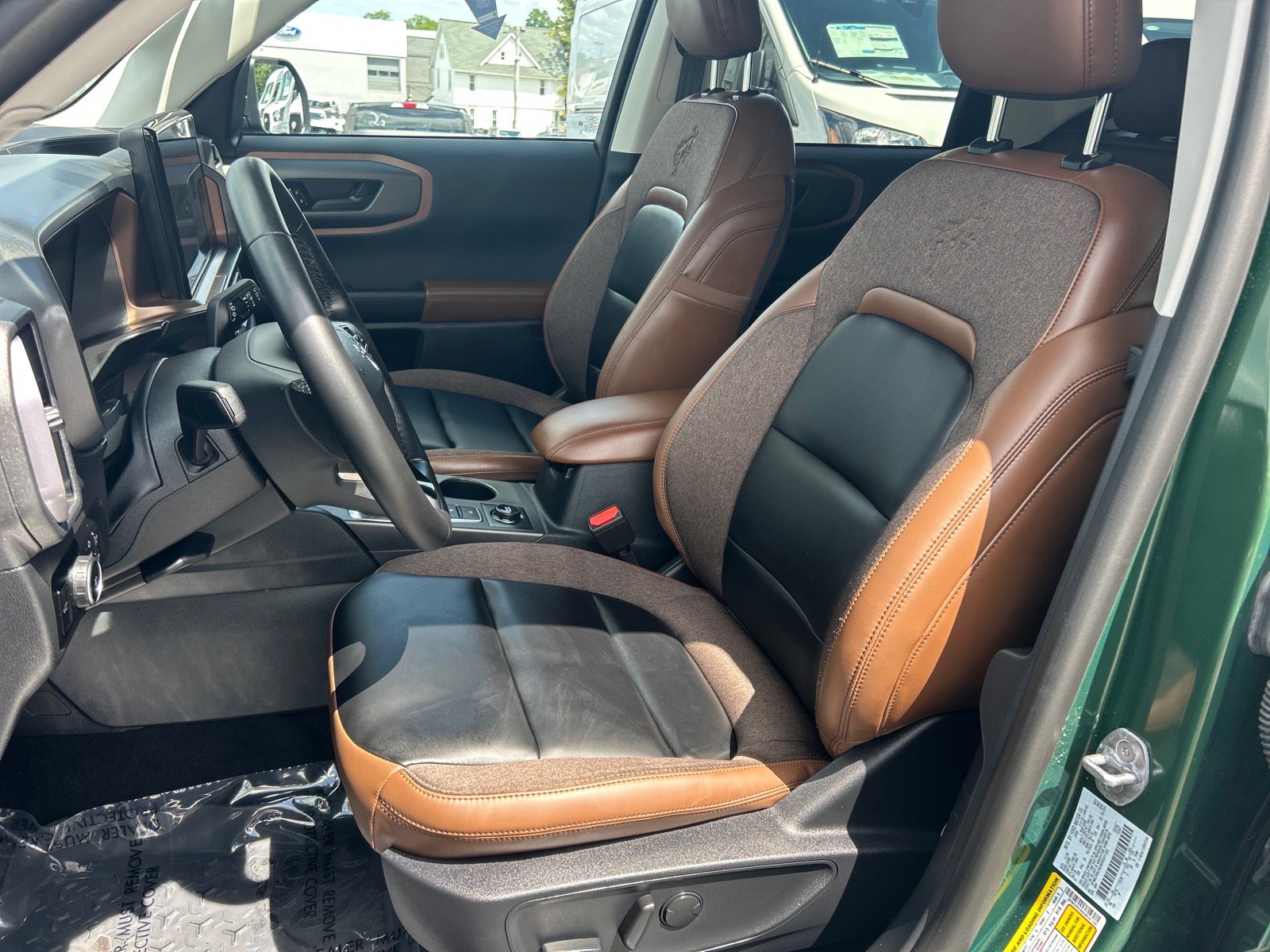Certified 2025 Ford Bronco Sport Outer Banks w/ Outer Banks Tech Package+ AWD/4WD image 9