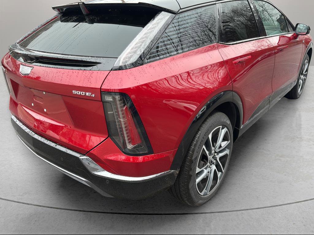 Certified 2025 Cadillac Optiq Sport 2 image 28