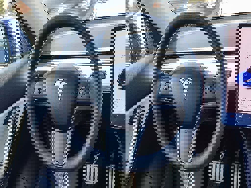 Used 2021 Tesla Model Y Performance image 13