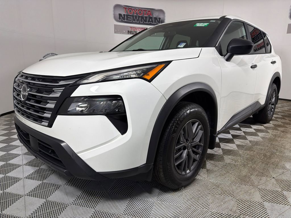 Used 2024 Nissan Rogue S image 7