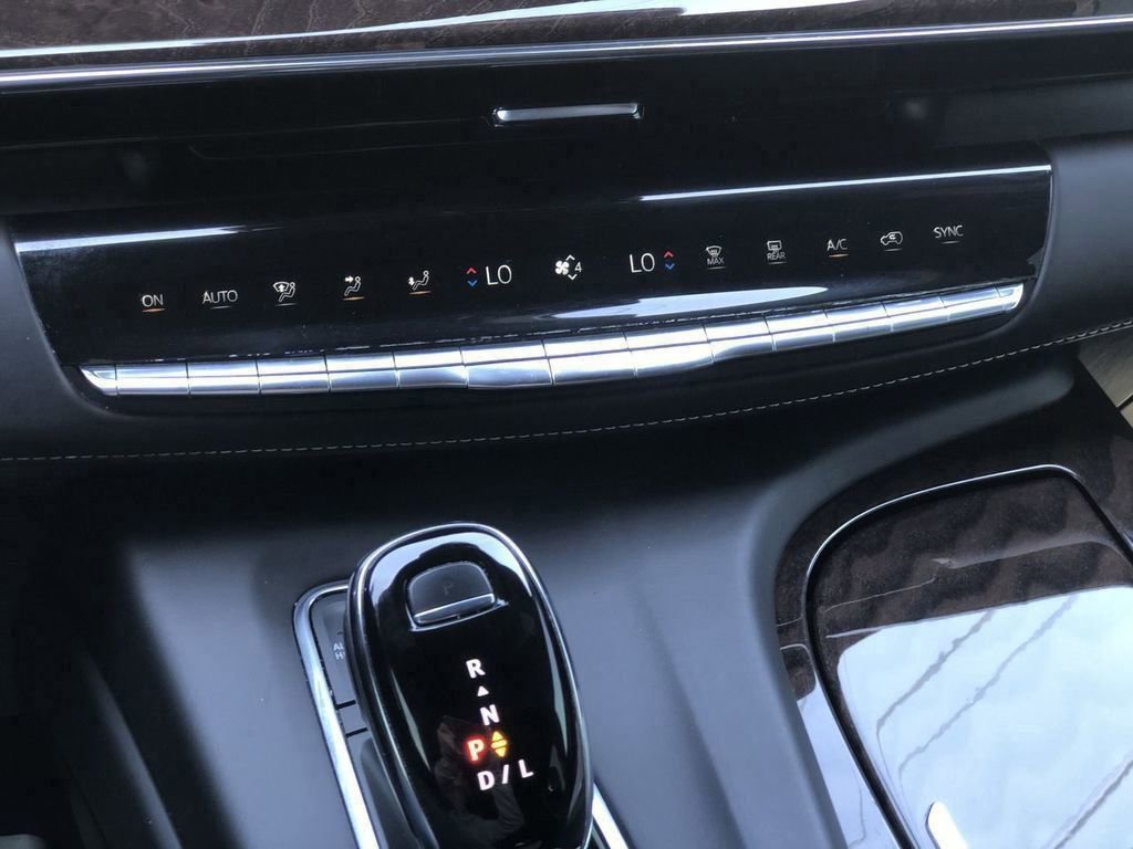 Used 2023 Cadillac Escalade ESV Sport Platinum AWD/4WD image 33