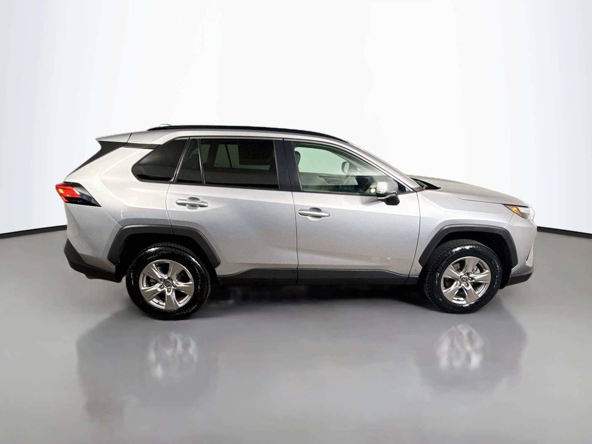 Certified 2022 Toyota RAV4 XLE AWD/4WD image 8