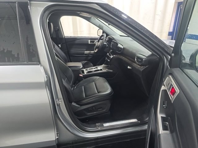 Used 2024 Ford Explorer Limited AWD/4WD image 8