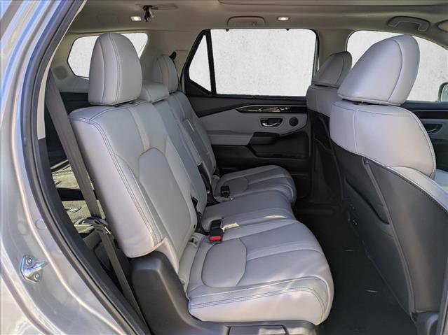 Used 2025 Honda Pilot Touring image 23