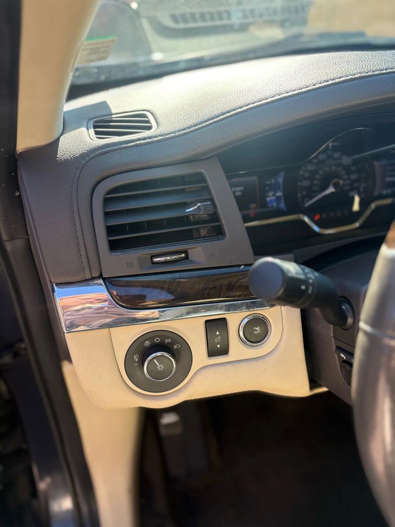 Used 2014 Lincoln MKS w/ Equipment Group 101A image 16