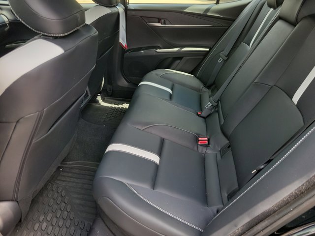 Used 2025 Toyota Camry SE image 7