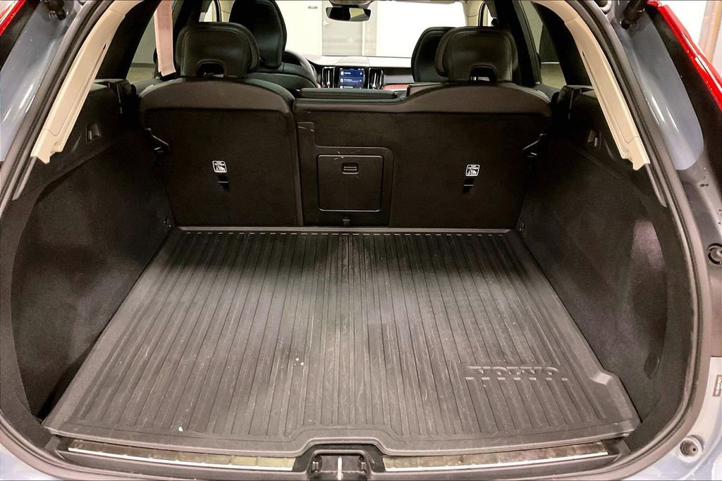 Certified 2023 Volvo XC60 B5 Plus w/ Climate Package image 34