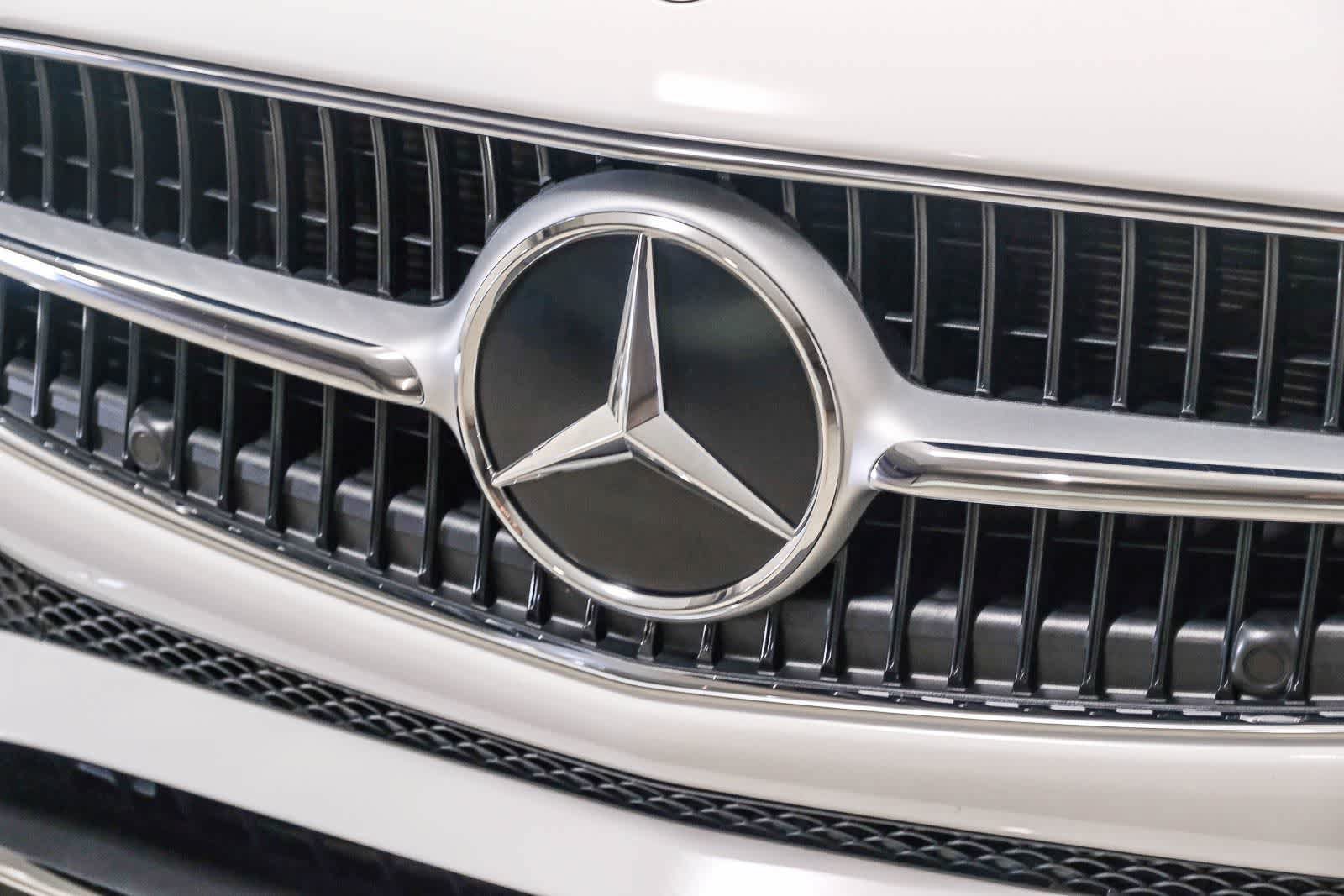 Certified 2025 Mercedes-Benz C 300 4MATIC Sedan image 13