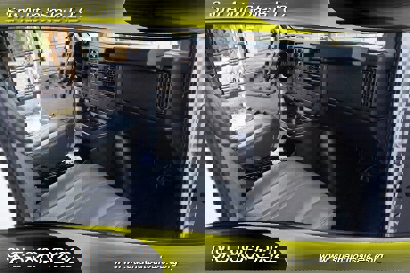 Used 2010 Chevrolet Express 1500 image 29