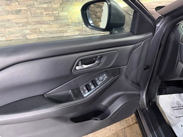 Certified 2025 Nissan Rogue SV image 9