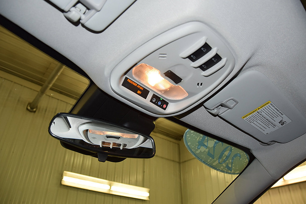 Used 2024 Chevrolet Trax LT w/ Sunroof Package FWD image 25