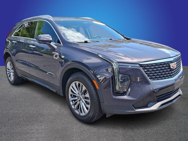 Used 2025 Cadillac XT4 Premium Luxury FWD image 3