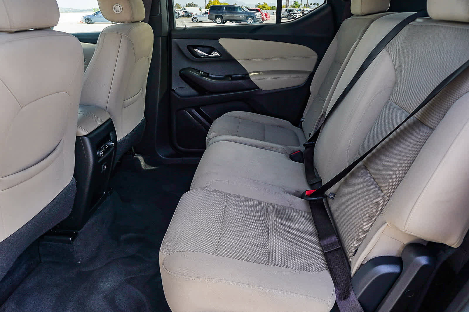 Used 2022 Chevrolet Traverse LS w/ Midnight/Sport Edition image 21