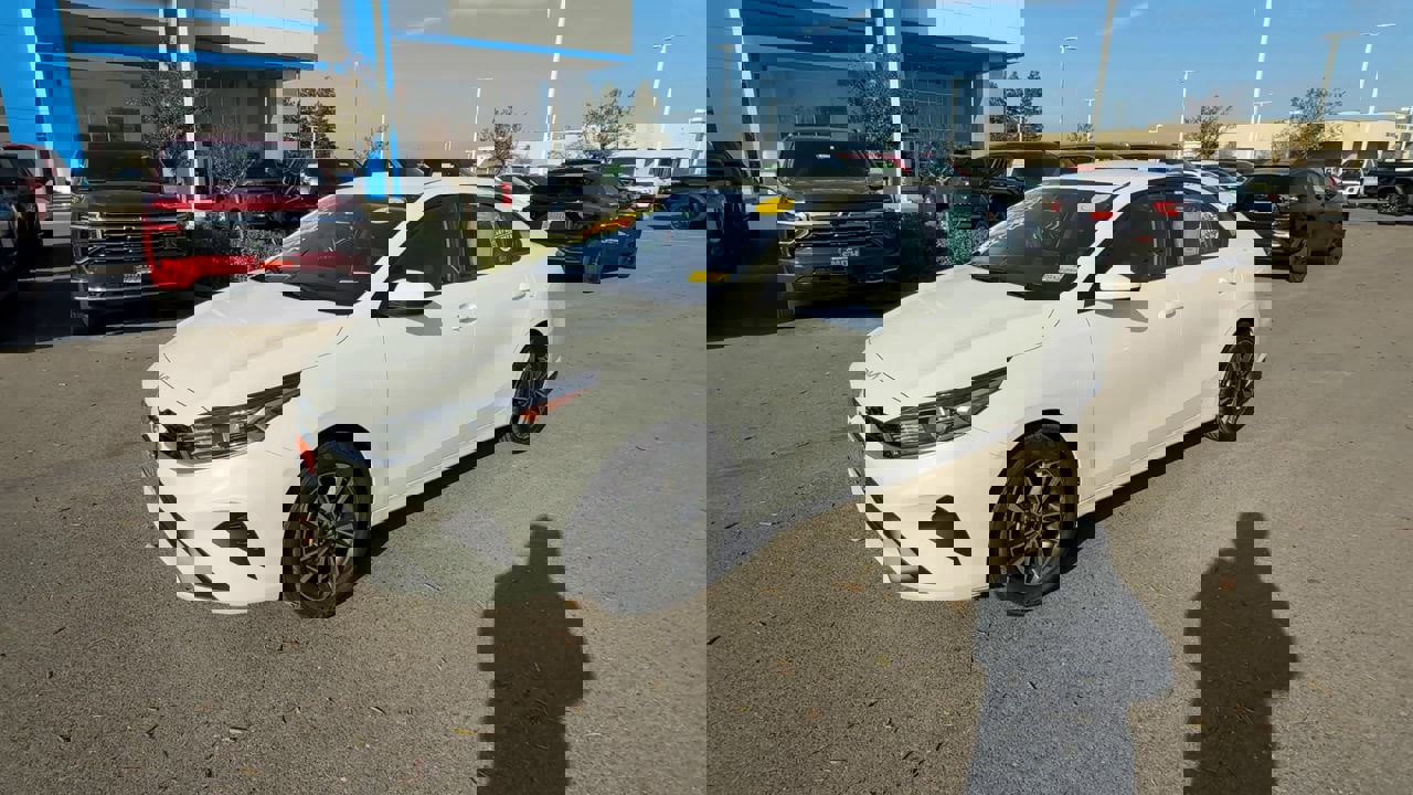 Used 2024 Kia Forte LXS image 3