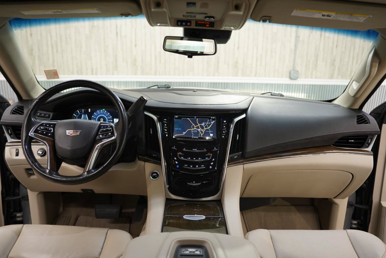 Used 2019 Cadillac Escalade Premium Luxury w/ LPO, Radiant Package AWD/4WD image 17