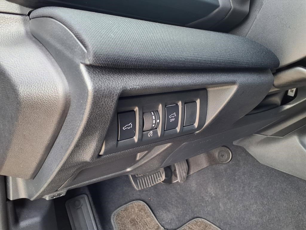 Used 2025 Subaru Outback Premium image 9