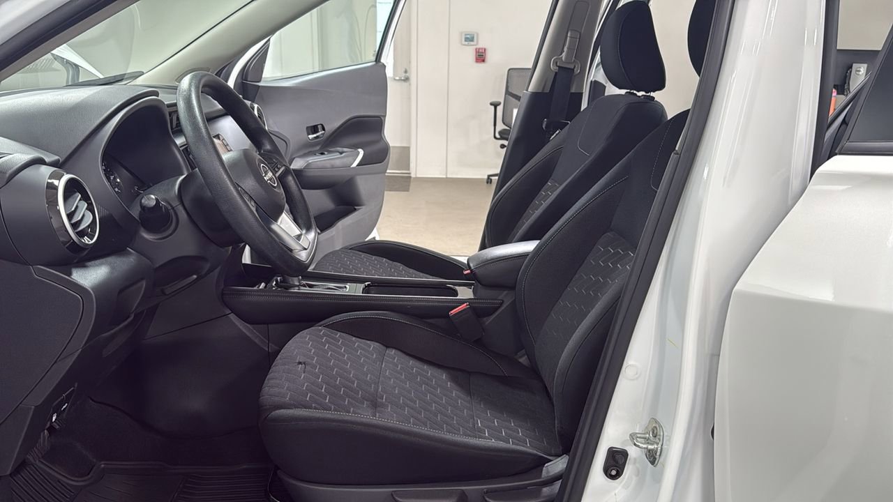 Used 2024 Nissan Kicks SV image 12