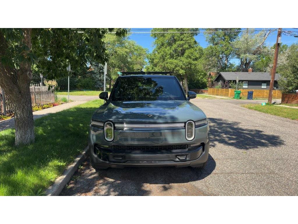 Used 2026 Rivian R1S Premium AWD/4WD image 2