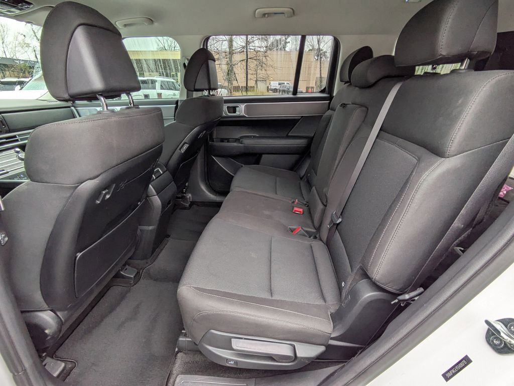 Used 2025 Hyundai Santa Fe SE image 13