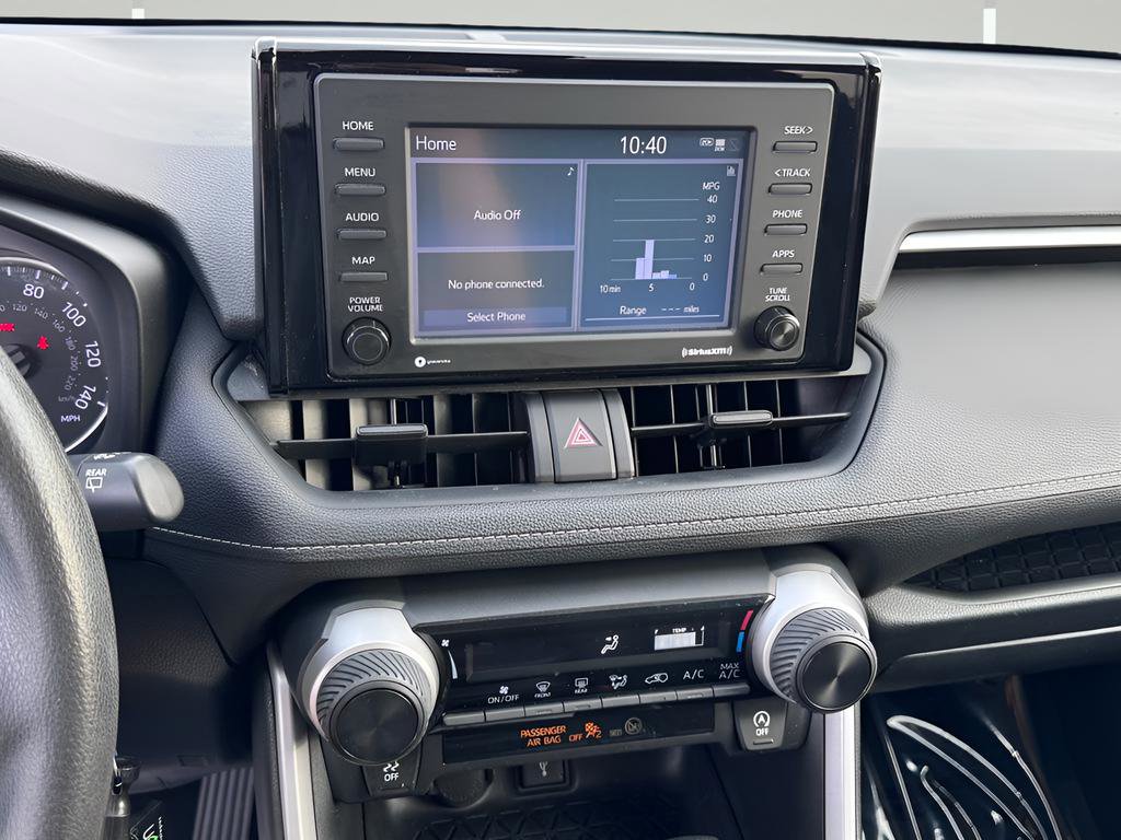 Used 2020 Toyota RAV4 LE image 7