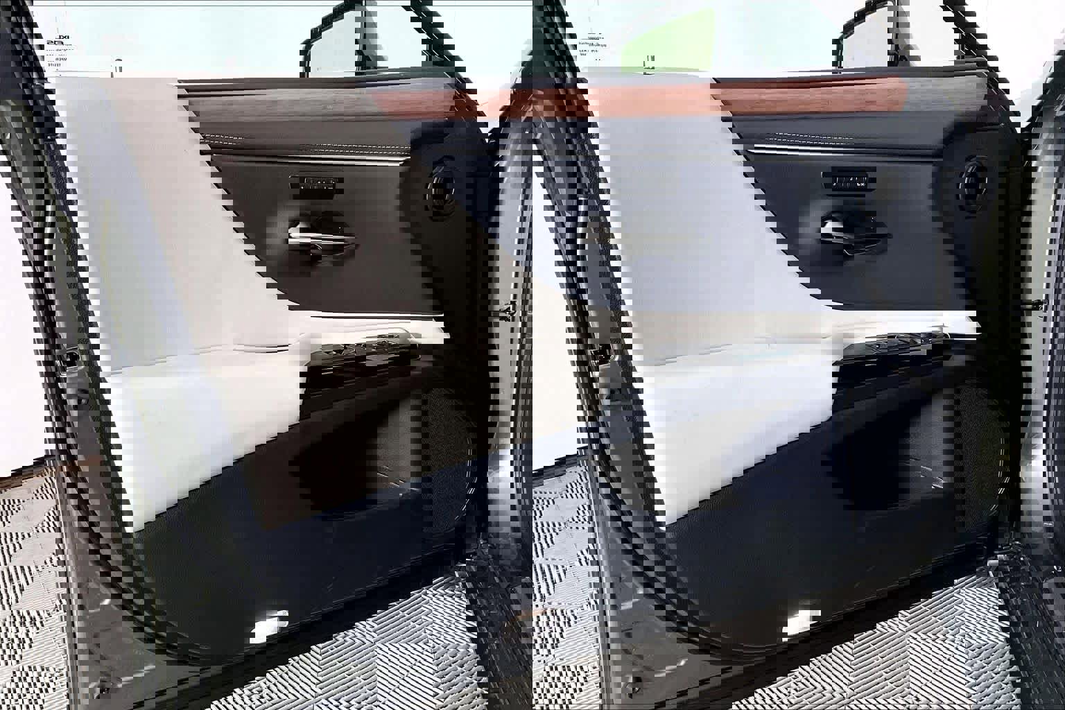 New 2025 Lexus ES 350 image 16