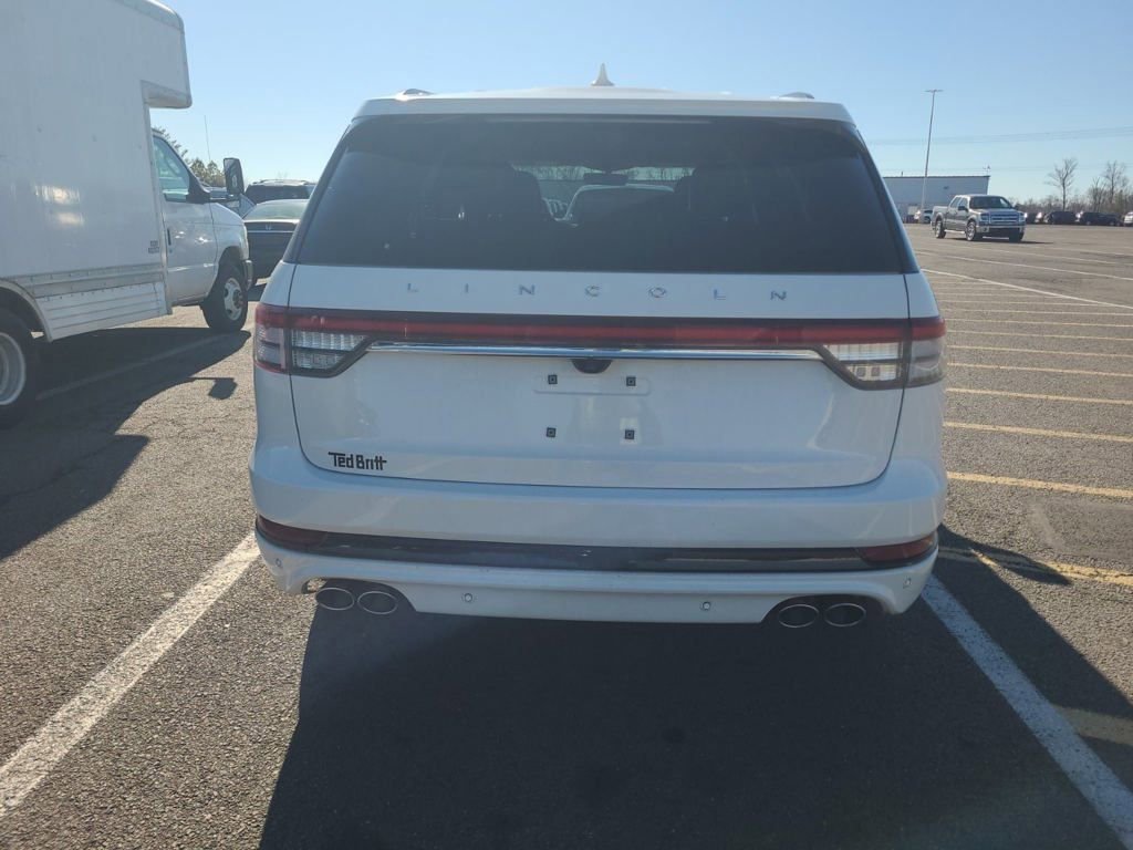 Used 2023 Lincoln Aviator Reserve w/ Equipment Group 201A image 12