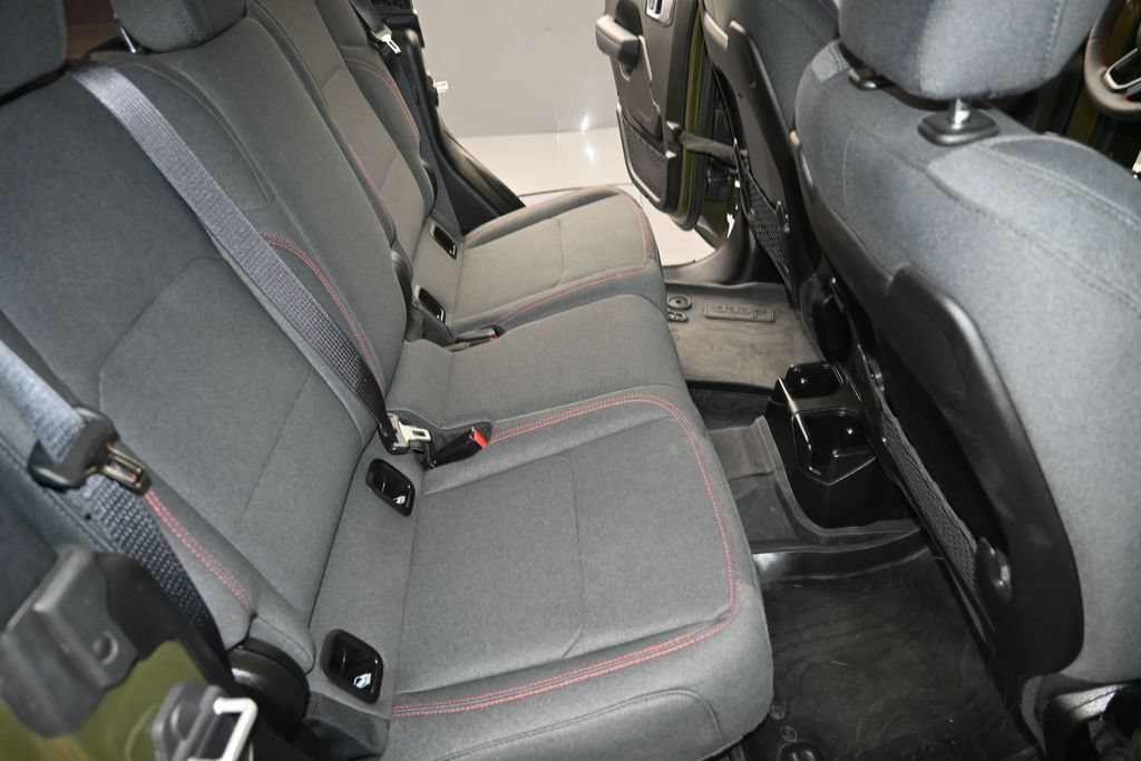 Used 2024 Jeep Gladiator Rubicon w/ Convenience Group AWD/4WD image 14